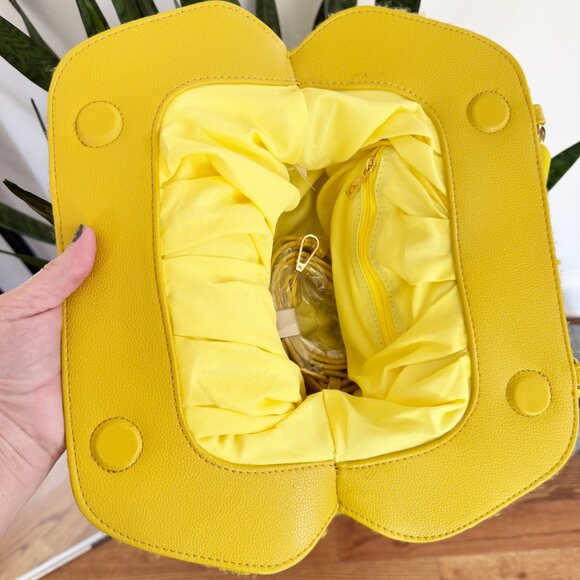 Bright Mustard Knit Purse with Chunky Chain Handle NEW - Picture 6 of 9